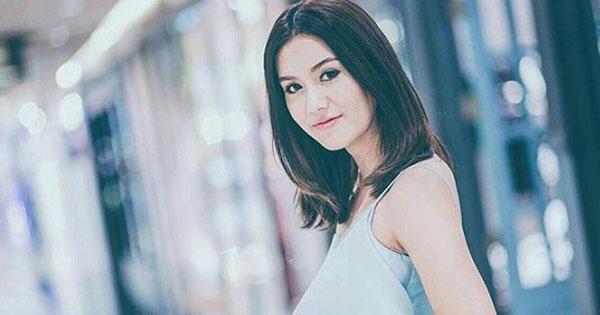ละคร เวียงร้อยดาว 2557 "ร้อยดาว" เด็กสาวกำพร้าในอังกฤษ ได้รับจดหมายให้กลับเมืองไทยเพื่อฟังพินัยกรรมของผู้เป็นพ่อ แต่เมื่อเธอกลับมาถึงคฤหาสน์บดินทร์ธร กลับต้องเผชิญกับความเย็นชาและการกลั่นแกล้งจากบรรดาภรรยาและลูกๆ ของพ่อ รวมถึงเรื่องราวลึกลับของ "เวียงร้อยดาว" ที่ซ่อนเงื่อนงำและความอาฆาตเอาไว้ 19 ID 12297 576b8674e1052