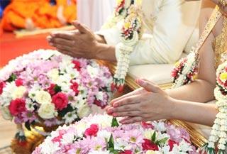 พิธีรดน้ำสังข์