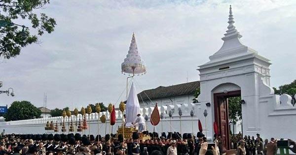 ลักพระศพ